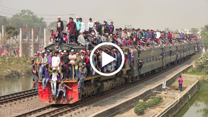 क्या भीड़ से लदी ट्रेन का वीडियो भारत का है? जानें क्या है सच