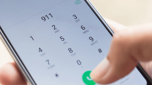 emergency-contact-number-in-smartphone-lock-screen